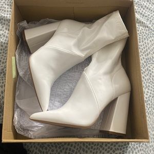 Steven Madden White patent 8.5 W - worn 1 time!